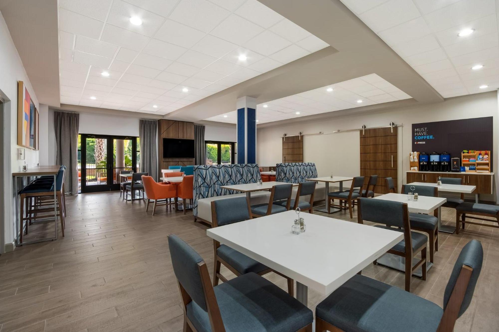 Holiday Inn Express & Suites Lexington By Ihg Ngoại thất bức ảnh