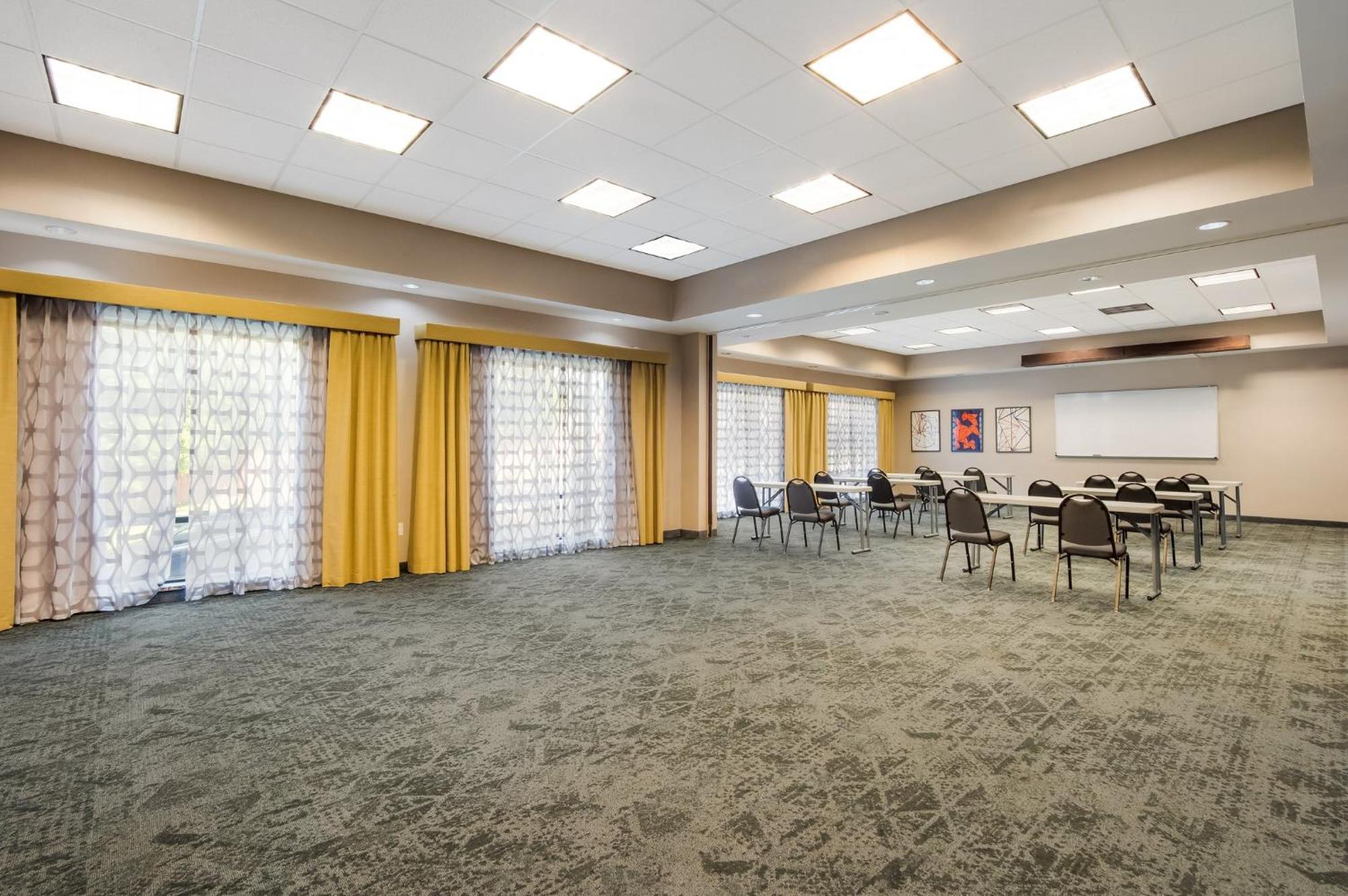 Holiday Inn Express & Suites Lexington By Ihg Ngoại thất bức ảnh